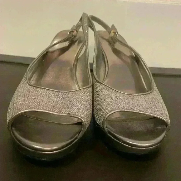 Nine West heels - Picture 3 of 7